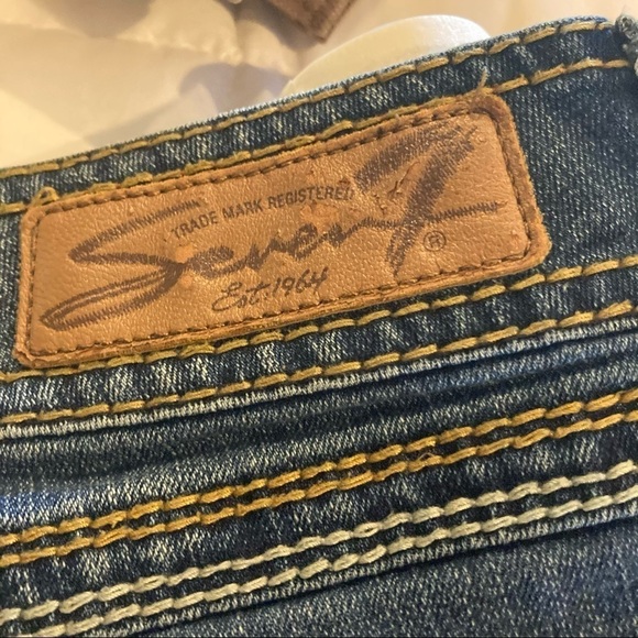 Seven7 Bootcut Petite Jeans - Picture 8 of 11